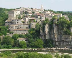Le village médiéval de Balazuc (Ardèche)